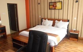 We Hotel And Suites